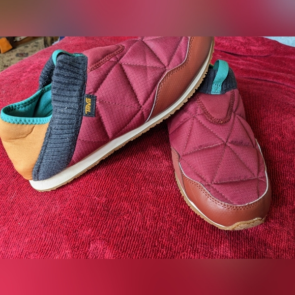 Teva Other - TEVA slide on sneakers